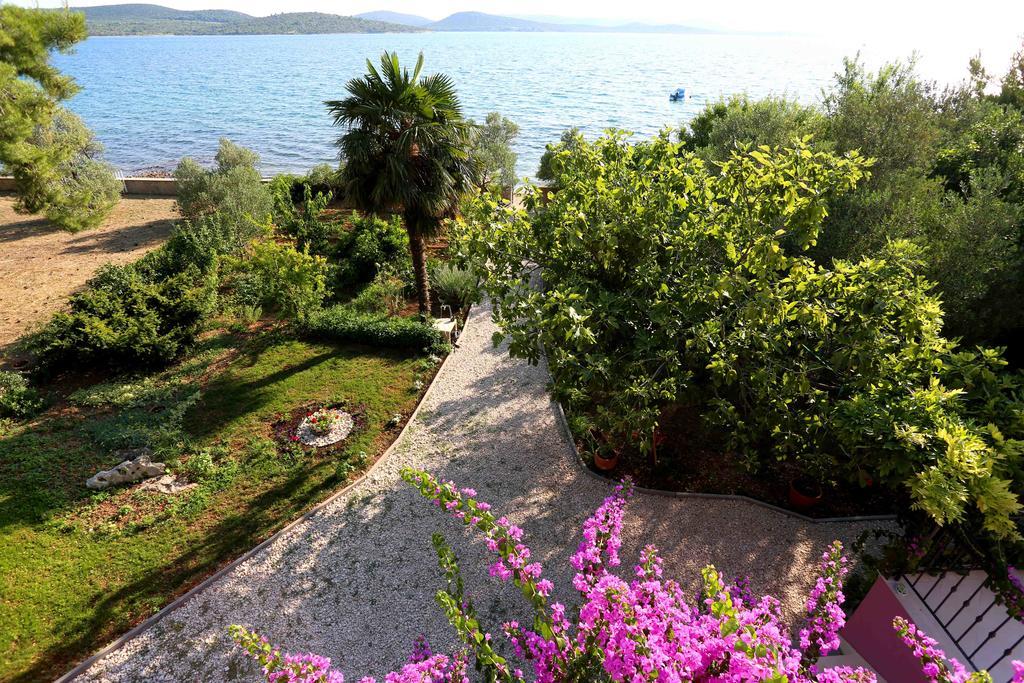 Apartments La Mirage Pirovac Exterior photo