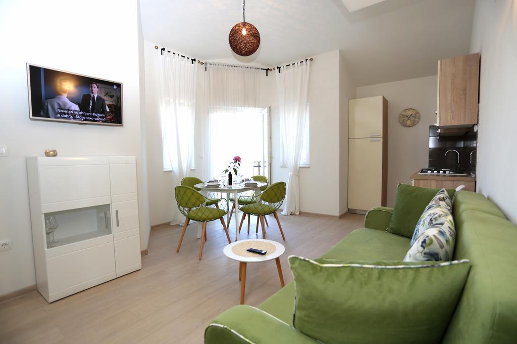Apartments La Mirage Pirovac Exterior photo