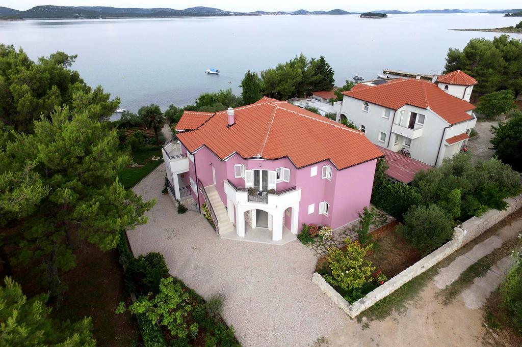 Apartments La Mirage Pirovac Exterior photo